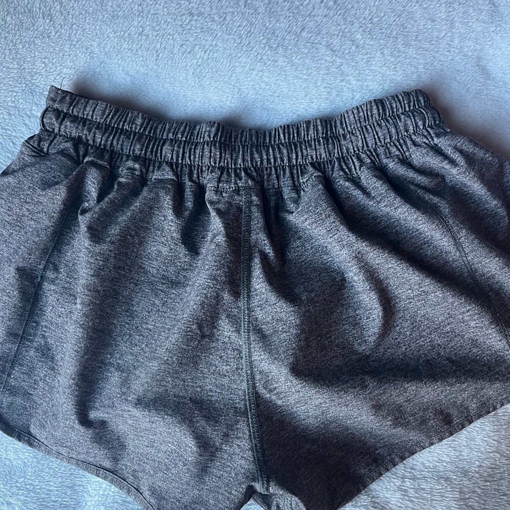 LULULEMON HOTTY HOT GREY SHORTS, 4
